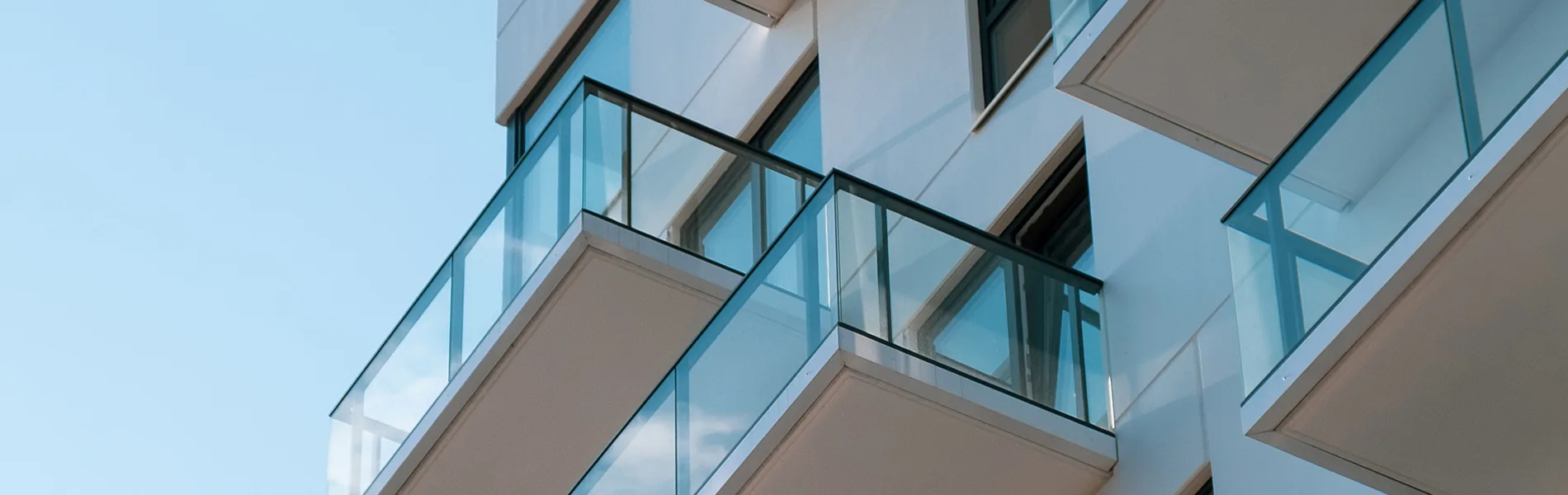 Cam Korkuluklu Balkon