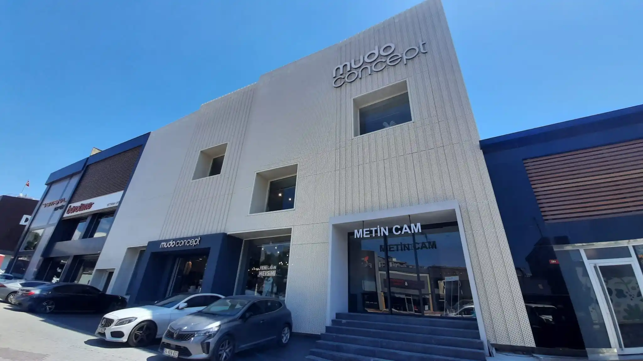 Mudo Modoko Mağaza Binası Perfore Panel Cephe Uygulaması